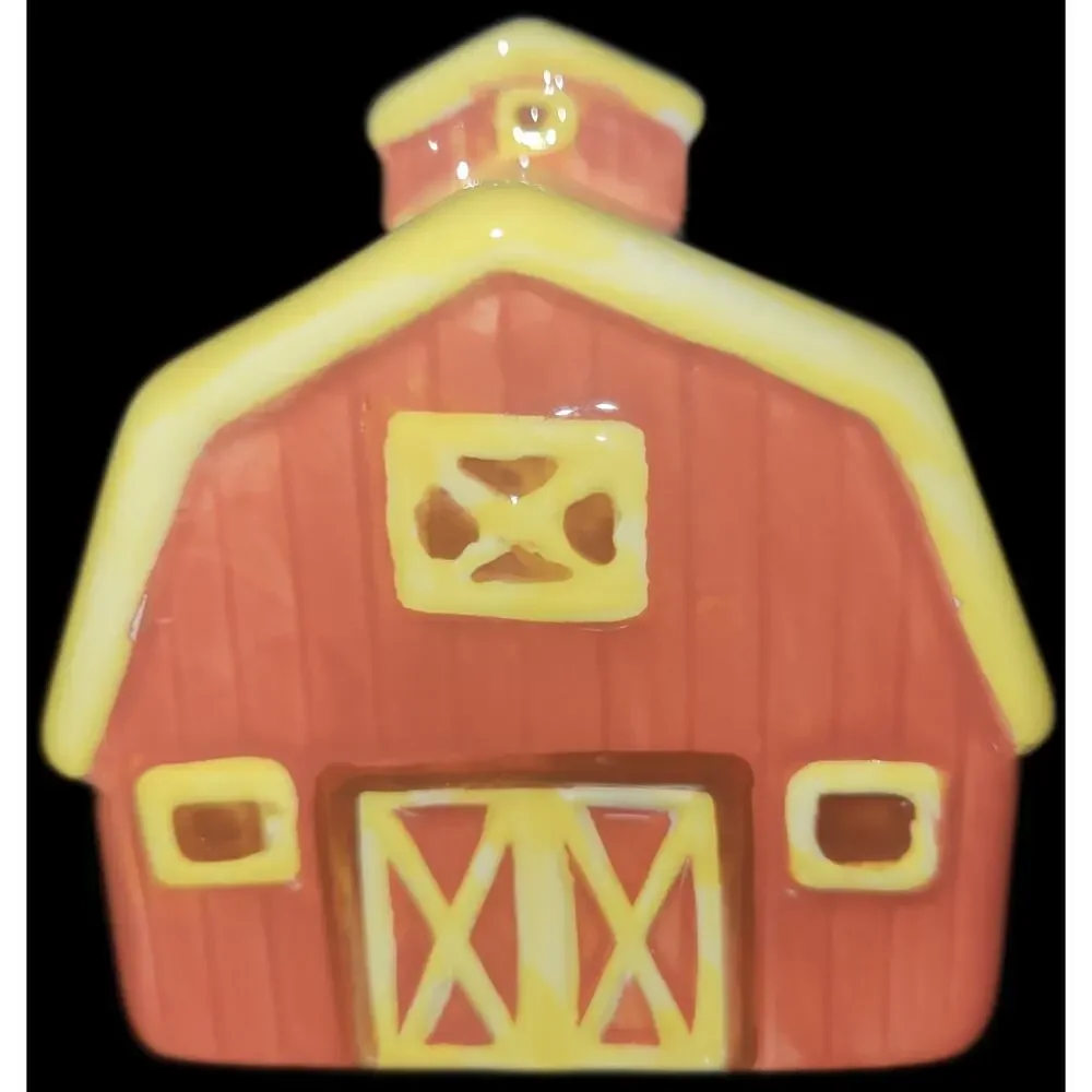 Vtg Ceramic John Deere Salt Pepper Shakers Barn Silo Red Yellow 2002 Orig. Box